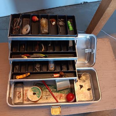TACKLE BOX WITH SOME TACKLE