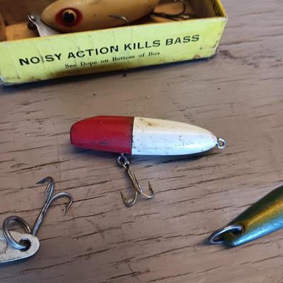 VINTAGE FISHING LURES