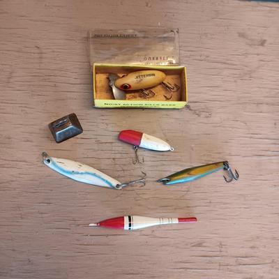 VINTAGE FISHING LURES