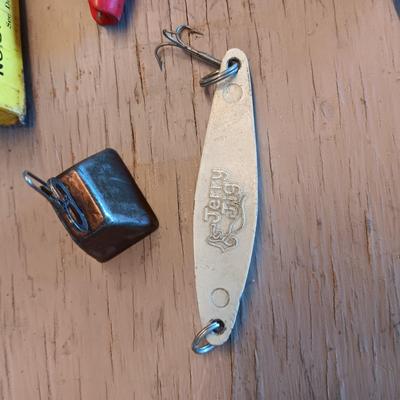 VINTAGE FISHING LURES