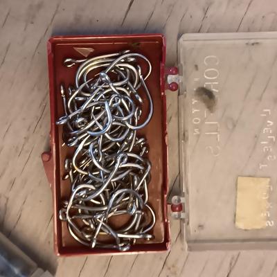 FISHING REEL AND VARIOUS TACKLE