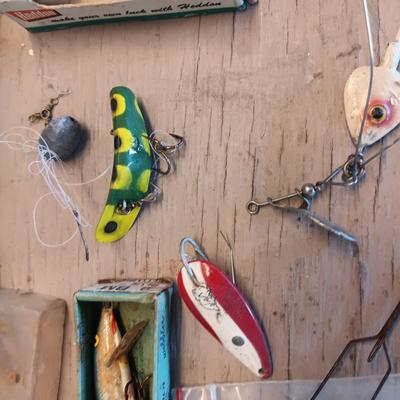 VARIETY OF FISHING LURES