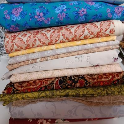 AN ASSORTMENT OF SEWING MATERIAL