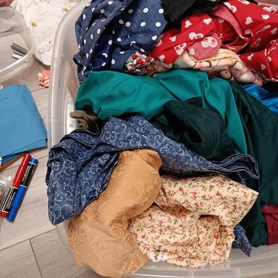 VARIETY OF SEWING MATERIAL