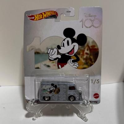 Hot Wheels Disney 100 DL845