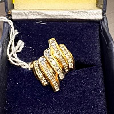 Ladies 10 KT Diamond Ring