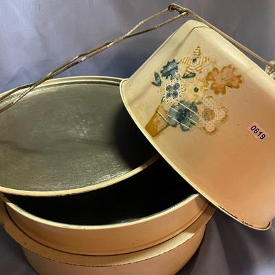 Vtg floral metal pie/cake carrier tin