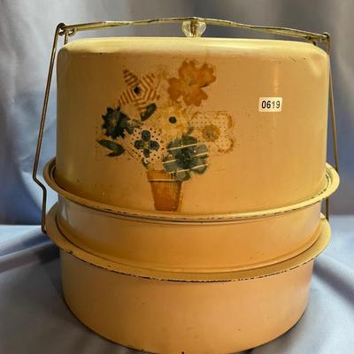 Vtg floral metal pie/cake carrier tin