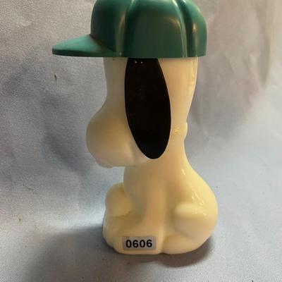 Avon Snoopy