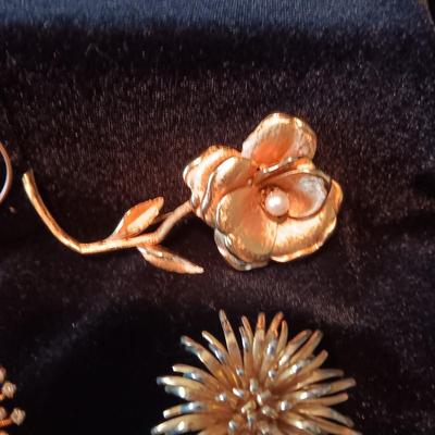 GOLD TONE BROOCHES