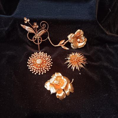 GOLD TONE BROOCHES