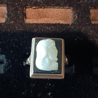 14K CAMEO RING