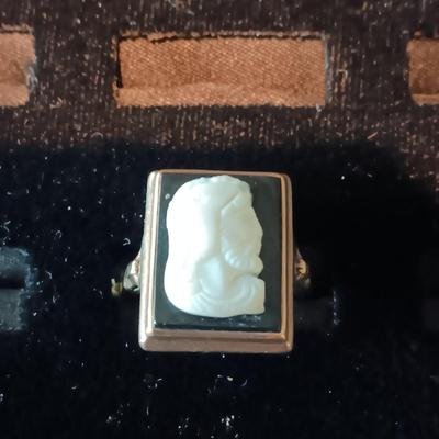 14K CAMEO RING