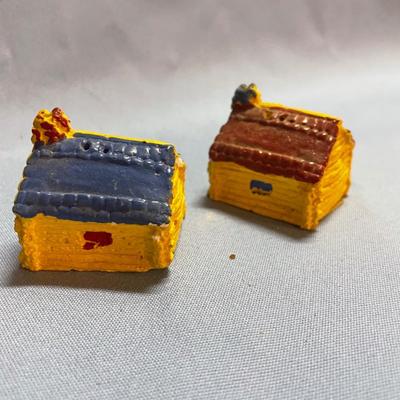 Home salt & pepper shakers