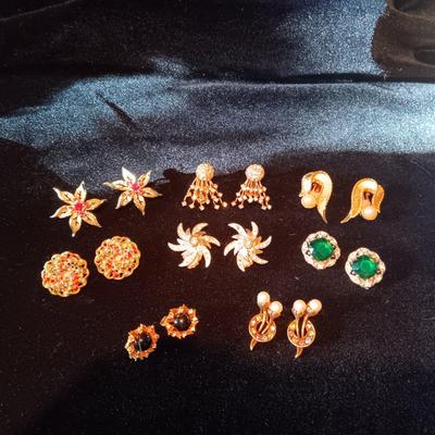 VINTAGE CLIP AND SCREW BACK EARRINGS