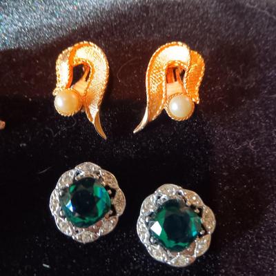 VINTAGE CLIP AND SCREW BACK EARRINGS