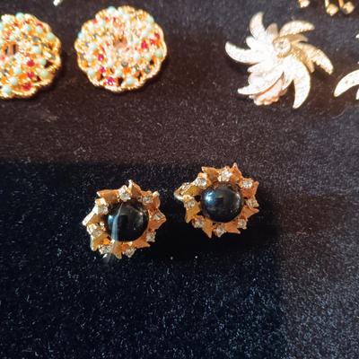 VINTAGE CLIP AND SCREW BACK EARRINGS