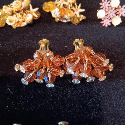 NICE VARIETY OF CLIP AND SCREW EARRINGS