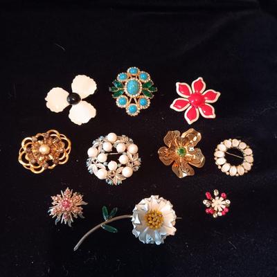 MORE VINTAGE BROOCHES