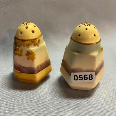 Salt & pepper shakers