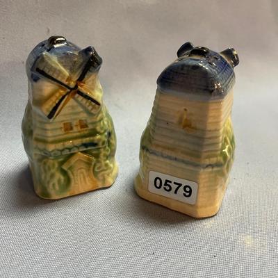 Dutch windmill salt & pepper shakers