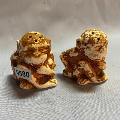 Monkey salt & pepper shakers
