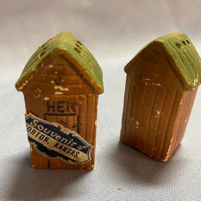 Outhouse salt & pepper shakers
