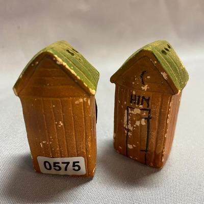 Outhouse salt & pepper shakers