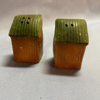 Outhouse salt & pepper shakers