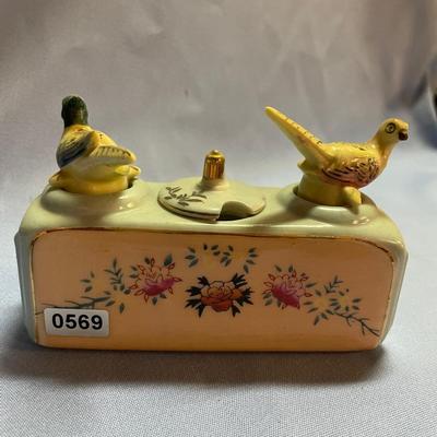 Nodders & floral design base-condiment-birds