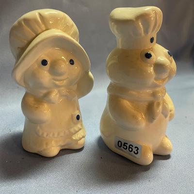 Pilsbury dough boy & girl salt & pepper shakers