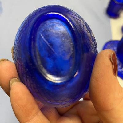 Cobalt blue calf on a nest salt cellar