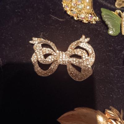 MOSTLY GOLD TONE BROOCHES WITH A JADE? BUTTERFLY