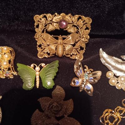 MOSTLY GOLD TONE BROOCHES WITH A JADE? BUTTERFLY