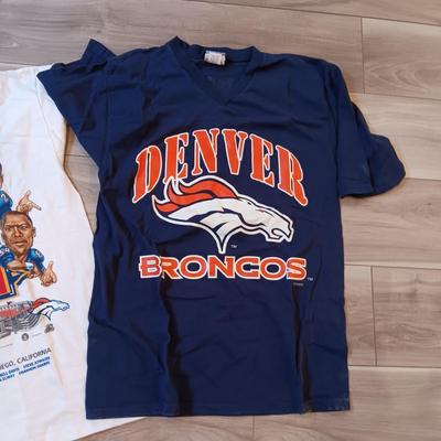 MEDIUM SIZE DENVER BRONCO T-SHIRTS