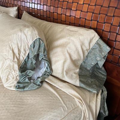 823 Royal Sateen Comforter Set with Two Sets of King Sheets