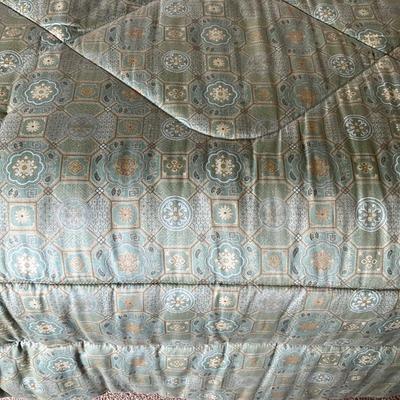 823 Royal Sateen Comforter Set with Two Sets of King Sheets