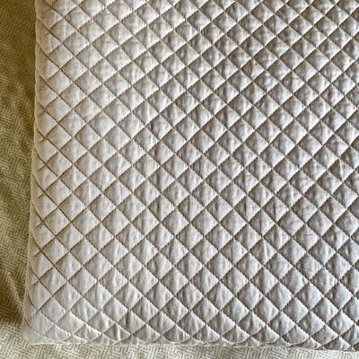 824 Ralph Lauren Yellow Quilted King Blanket