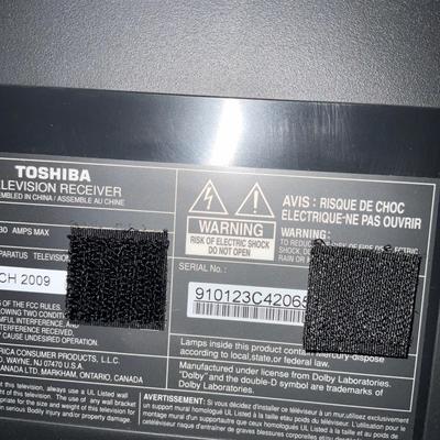 833 26" Toshiba Flatscreen TV with Sony Blueray DVD Player