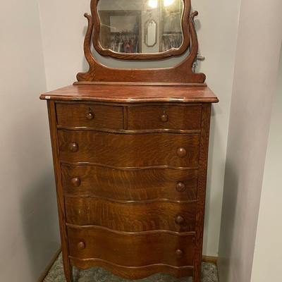 Antique dresser w/ mirror