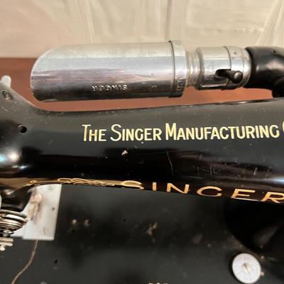 Antique Singer Sewing Machine w. Accessories, Boxes, Tools, Singer Ephemera, Manuals
