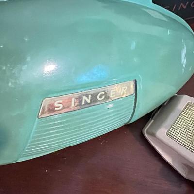 Antique Singer Sewing Machine w. Accessories, Boxes, Tools, Singer Ephemera, Manuals