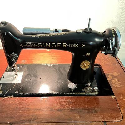 Antique Singer Sewing Machine w. Accessories, Boxes, Tools, Singer Ephemera, Manuals