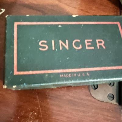 Antique Singer Sewing Machine w. Accessories, Boxes, Tools, Singer Ephemera, Manuals
