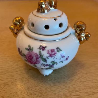Oriental footed porcelain incense burner