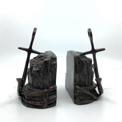 910 Pair of SPI Anchor Rock Cast Metal Bookends