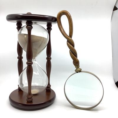 916 Magnifying Glass with Sand Hour Glass