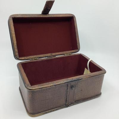 907 Ship in the Bottle and Faux Leather Box