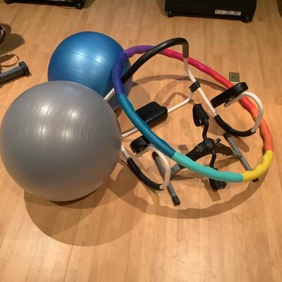 931 Misc. Exercise Equipment Lot
