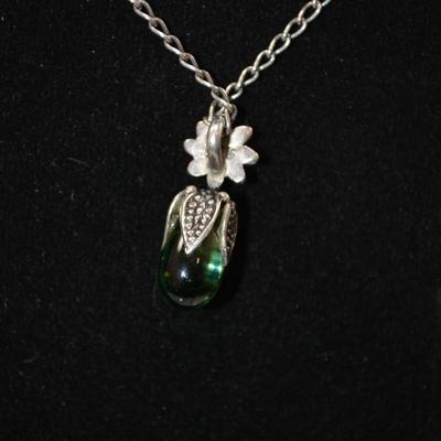 925 Sterling Green Glass Pendant w/ 925 Chain 18”, 2.4g
